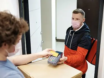 Россияне потратили миллиарды рублей на продукты в интернете