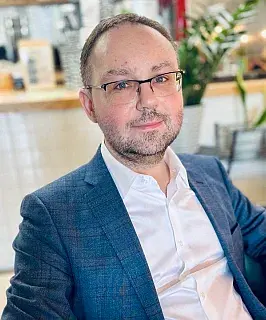 Эдуард Мураховский, СКОПИНФАРМ: «В современном мире родители просто обязаны выигрывать в конкуренции с медиатехнологами!»