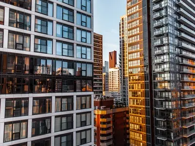 Спрос на новостройки в России резко сократился на фоне ужесточения ипотеки