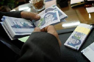Иран прекратил использовать доллар во внешней торговле